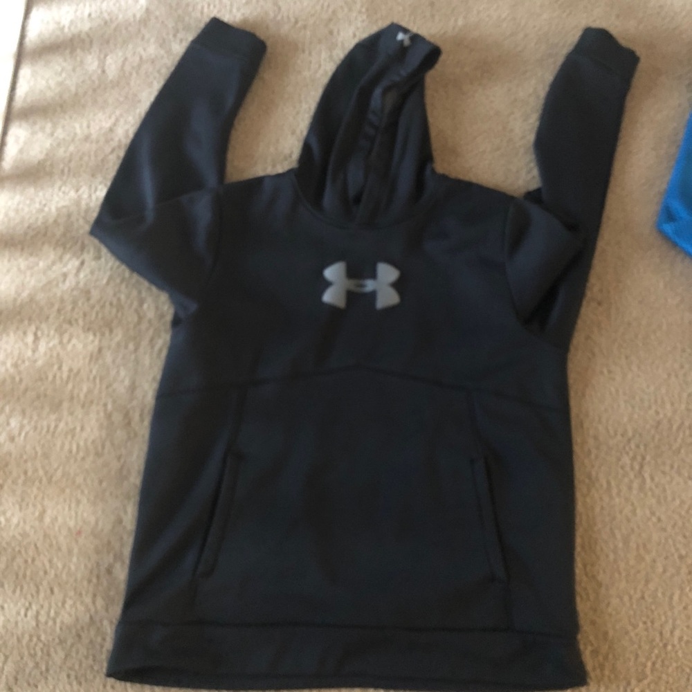 Gently worn under armour sweatshirt